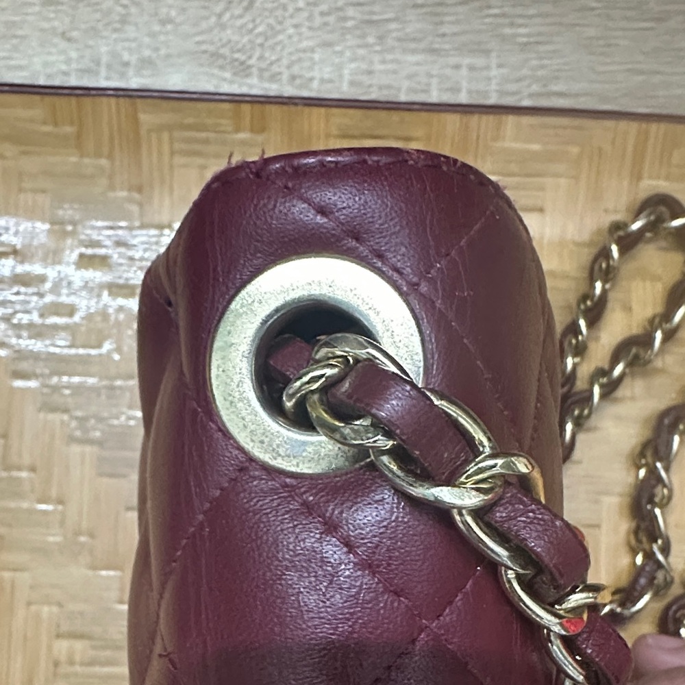 Made in Italy Elegant Burgundy Quilted Chain Bag Turn-lock - Picture 9 of 15
